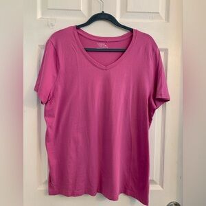 Time and Tru Women's Magenta V-Neck Tee. Size XL $8